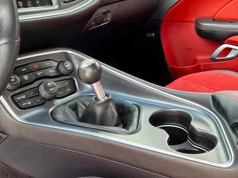 Used 2016 Dodge Challenger R/T Scat Pack w/ Leather Interior Group RWD image 27
