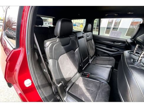 Used 2024 Jeep Grand Cherokee L Laredo AWD/4WD image 30