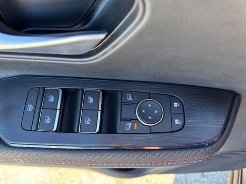 New 2026 Nissan Kicks SR image 11