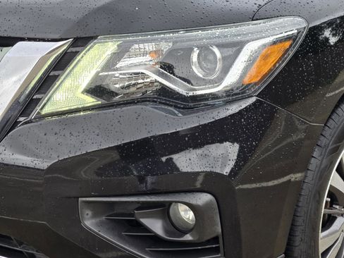 Used 2017 Nissan Pathfinder SV FWD image 28