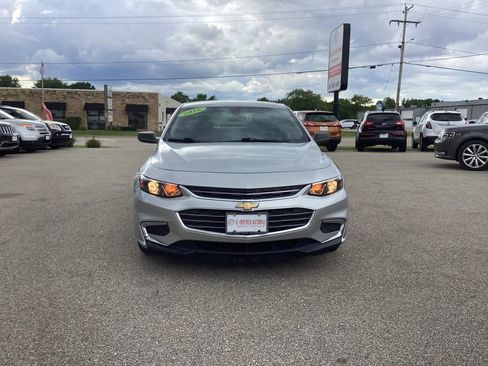 Used 2016 Chevrolet Malibu LS FWD image 3