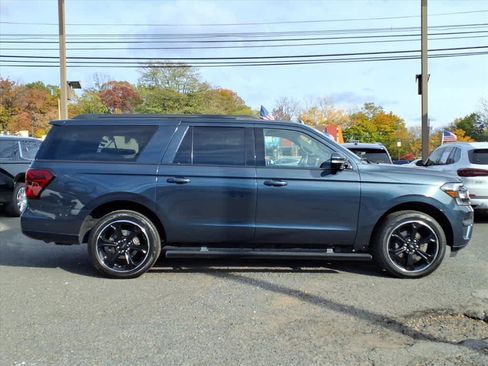 Used 2022 Ford Expedition Max Limited image 8