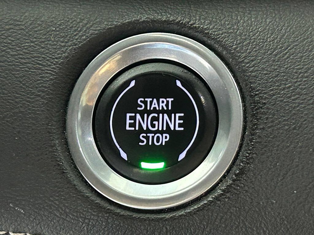Used 2021 Cadillac Escalade Sport w/ Driver Assist Tech Package AWD/4WD image 28