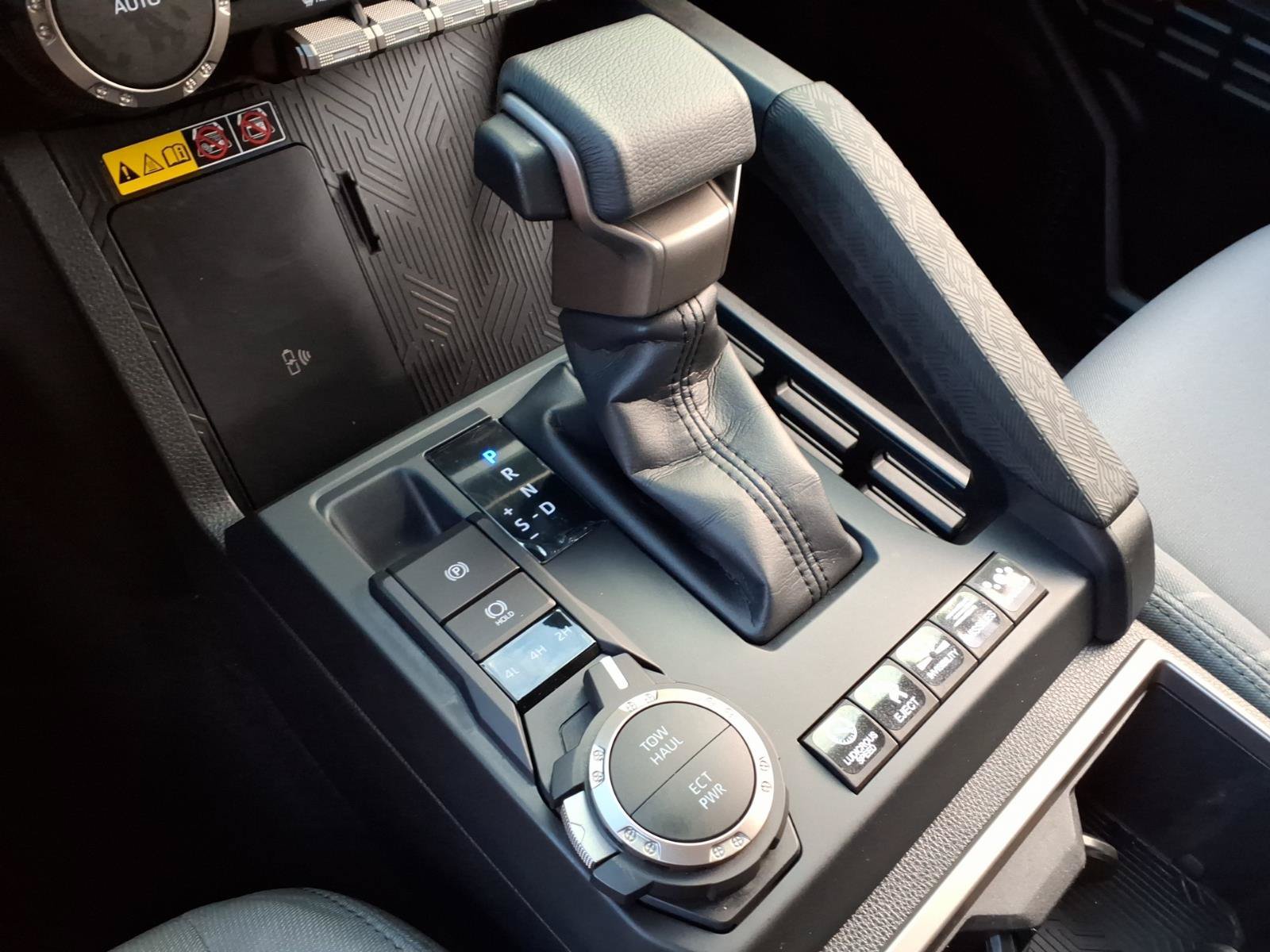 Certified 2025 Toyota Tacoma SR5 AWD/4WD image 19