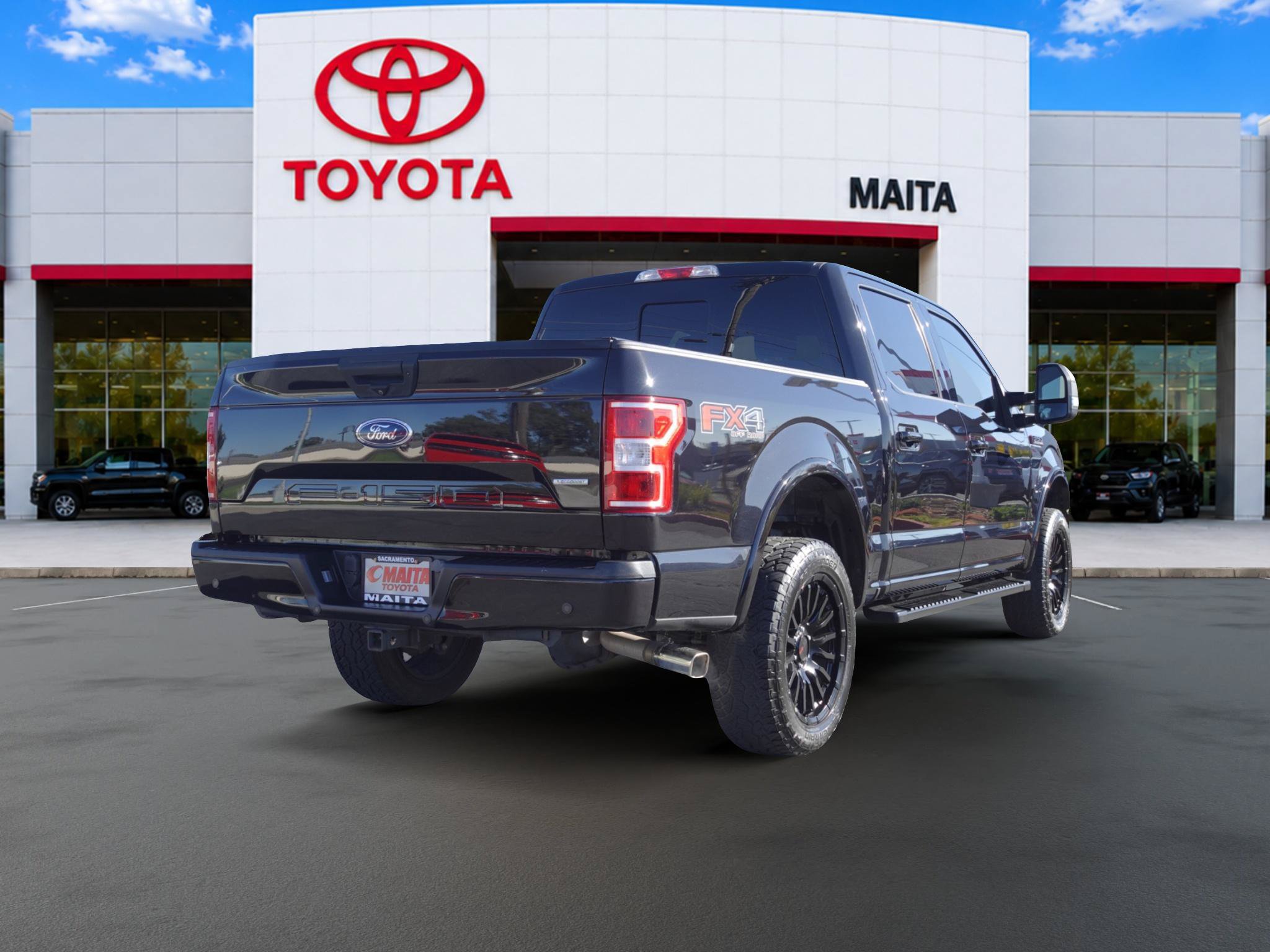 Used 2019 Ford F150 XLT w/ Equipment Group 302A Luxury AWD/4WD image 3