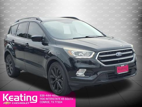 Used 2018 Ford Escape SE w/ SE Sport Appearance Package FWD image 3