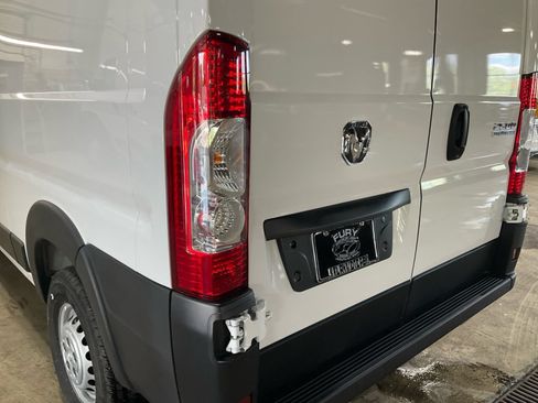 Used 2025 RAM ProMaster 2500 w/ Safety Group FWD image 27