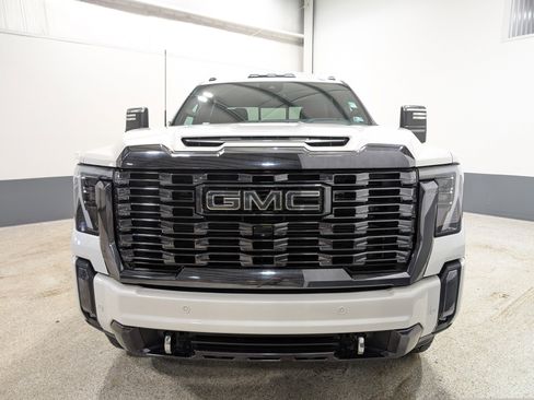Used 2024 GMC Sierra 2500 Denali Ultimate image 8