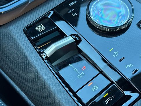 Used 2025 BMW X3 xDrive30i w/ Premium Package image 23