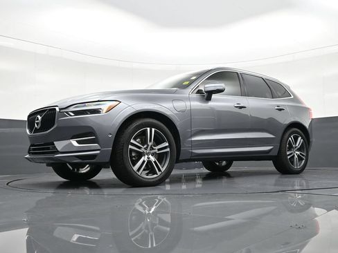 Used 2019 Volvo XC60 T8 Momentum w/ Premium Package AWD/4WD image 22