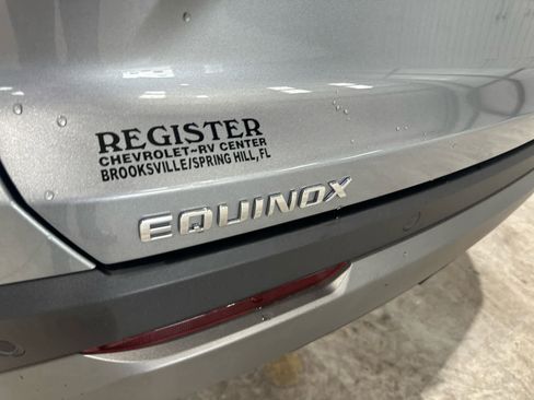 Used 2025 Chevrolet Equinox LT FWD image 11