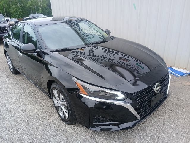 Used 2024 Nissan Altima 2.5 S FWD image 1
