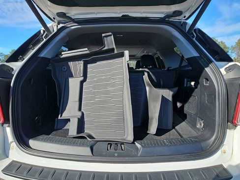 Used 2022 Ford Explorer XLT w/ Equipment Group 202A image 15