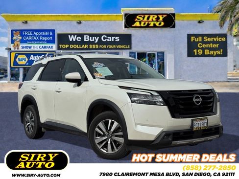 Used 2023 Nissan Pathfinder SL w/ Black Appearance Package FWD image 1