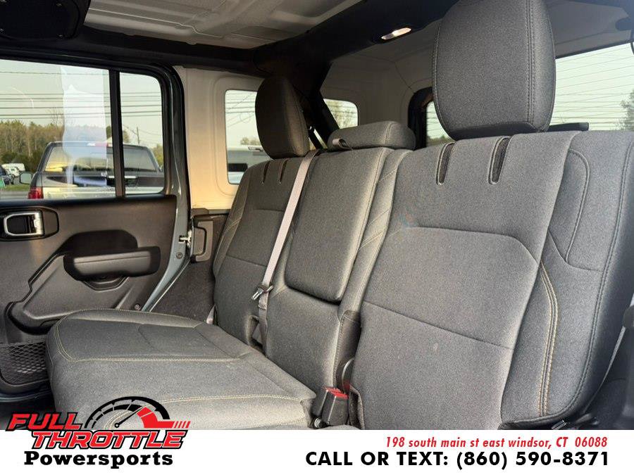Used 2024 Jeep Wrangler Unlimited w/ Convenience Group AWD/4WD image 17