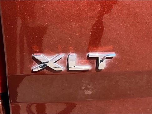 Used 2015 Ford Explorer XLT w/ Equipment Group 202A image 10