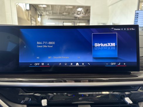 Used 2024 BMW X7 xDrive40i w/ Premium Package image 26