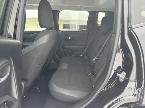 Used 2017 Jeep Renegade Altitude image 28