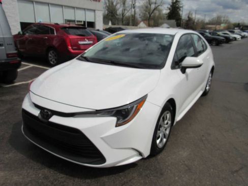 Used 2023 Toyota Corolla LE image 1