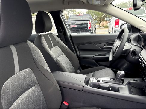 New 2026 Nissan Sentra SR w/ SR Premium Package FWD image 9