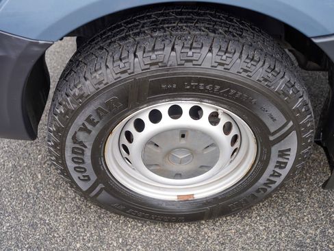 Used 2018 Mercedes-Benz Sprinter 2500 image 18