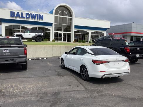 Used 2023 Nissan Sentra SV FWD image 5