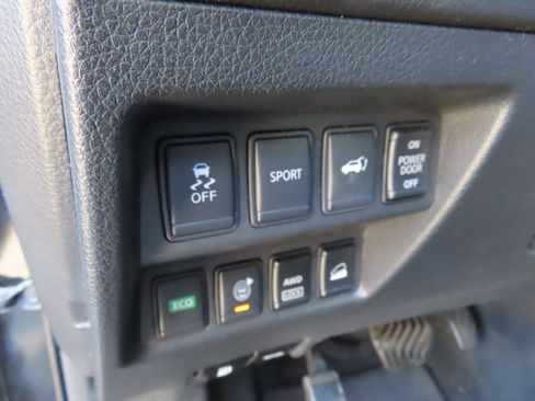 Used 2015 Nissan Rogue SV w/ SV Premium Package image 12