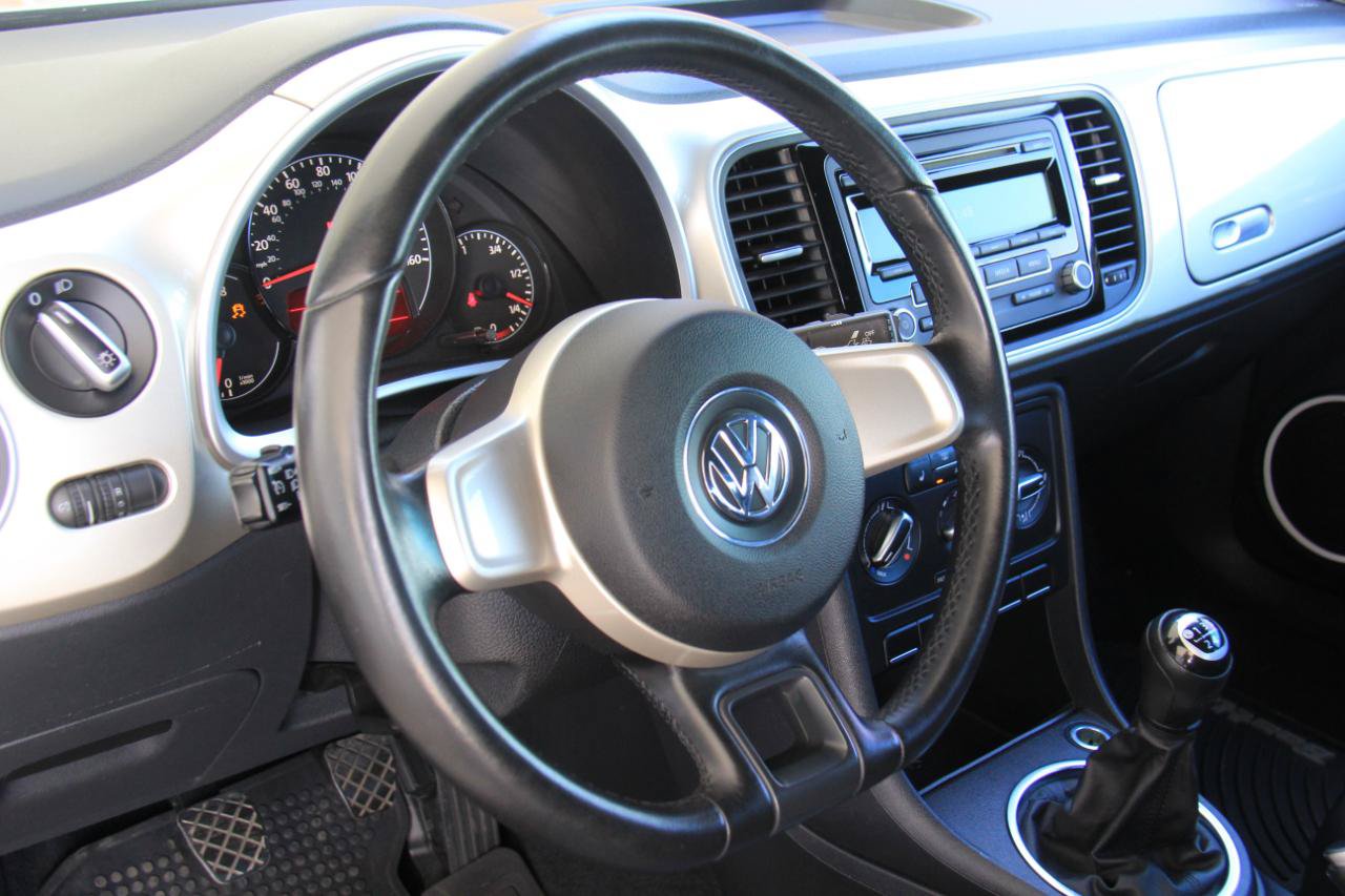 Used 2012 Volkswagen Beetle 2.5 FWD image 12
