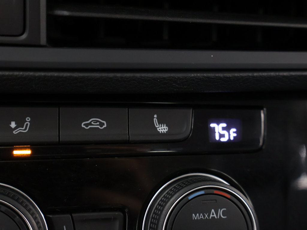 Used 2023 Volkswagen Jetta SE FWD image 46