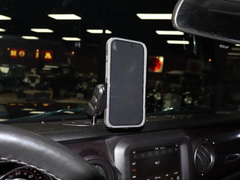 Used 2021 Jeep Wrangler Unlimited Sport AWD/4WD image 25