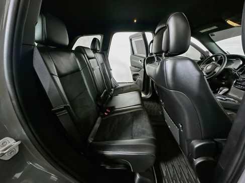 Used 2021 Jeep Grand Cherokee Laredo RWD image 11