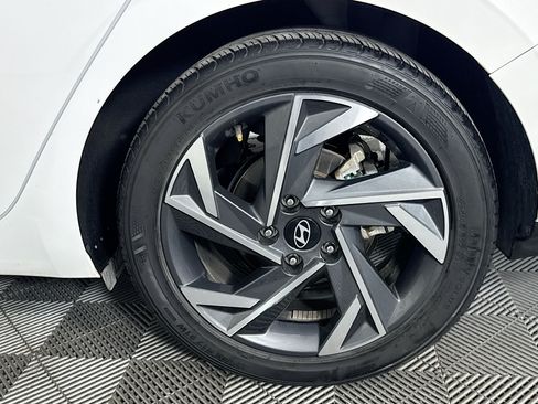 Used 2024 Hyundai Elantra Limited FWD image 35