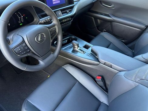 New 2026 Lexus UX 300h FWD image 4
