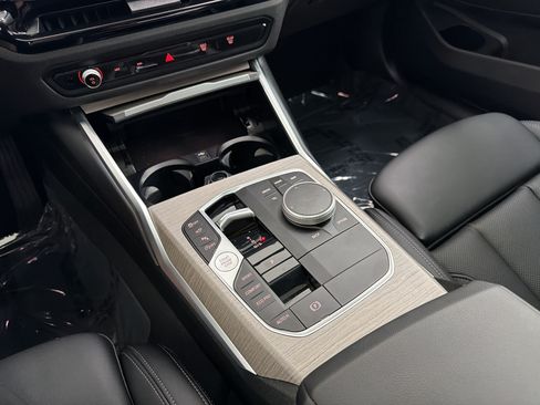 Used 2025 BMW 330i Sedan RWD image 17