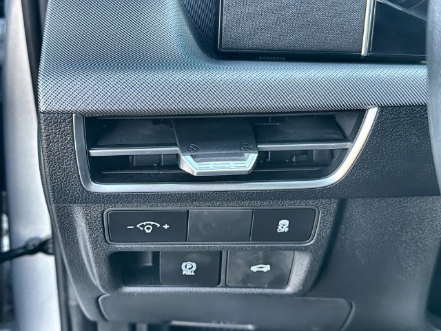 Used 2025 Hyundai Sonata SEL FWD image 17