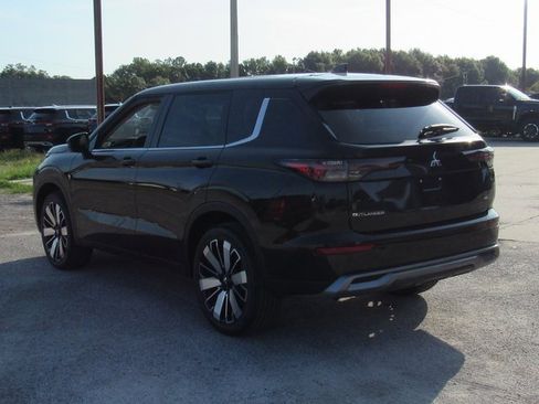 New 2025 Mitsubishi Outlander SE image 5