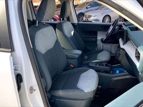 Used 2025 Ford Maverick XLT w/ Equipment Group 302A image 9