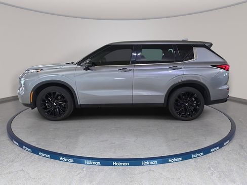Used 2022 Mitsubishi Outlander SE AWD/4WD image 11