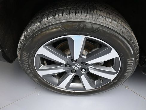 Certified 2023 Honda Pilot Touring image 12