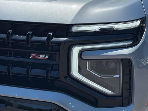 Used 2025 Chevrolet Suburban Z71 AWD/4WD image 13