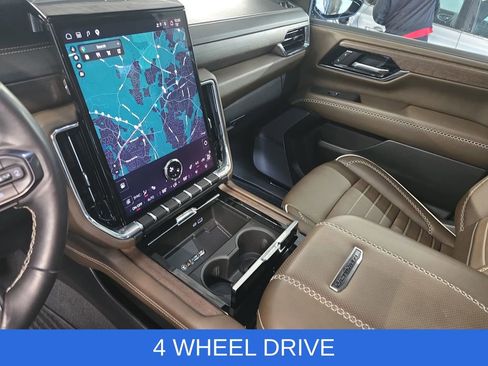 Used 2025 GMC Yukon Denali Ultimate AWD/4WD image 27