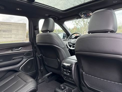 New 2026 Jeep Grand Cherokee L Limited image 23