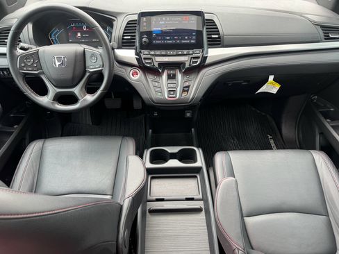 Certified 2023 Honda Odyssey Sport image 2