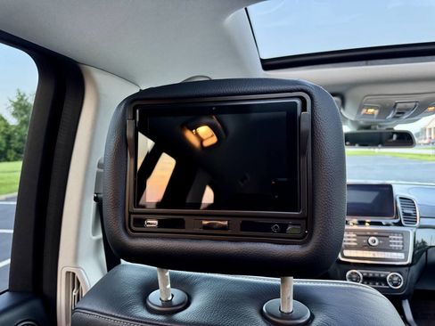Used 2018 Mercedes-Benz GLS 550 4MATIC image 27