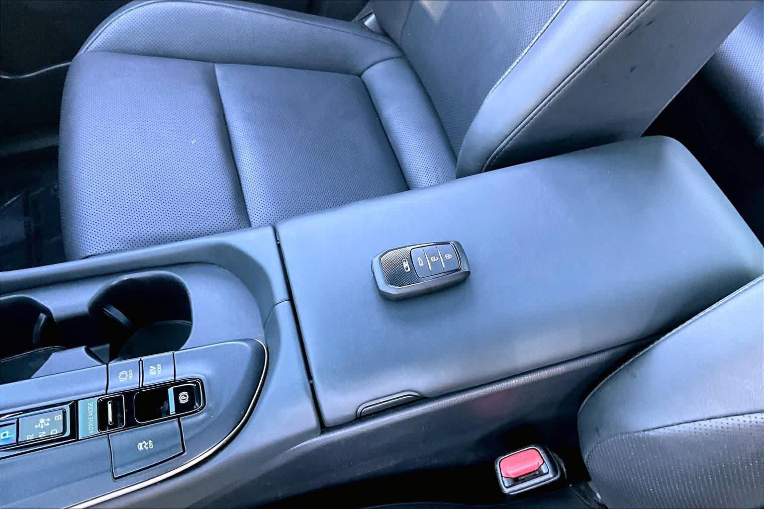 Used 2023 Toyota Crown AWD/4WD image 15