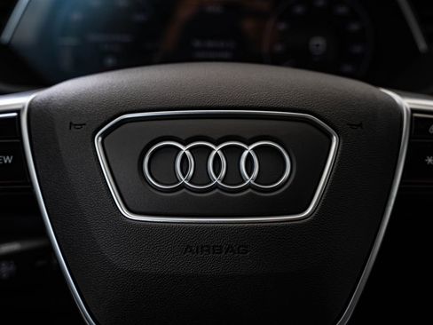 Used 2021 Audi e-tron Premium w/ Convenience Plus Package AWD/4WD image 30