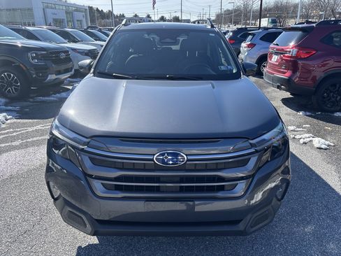 Used 2025 Subaru Forester Limited image 2