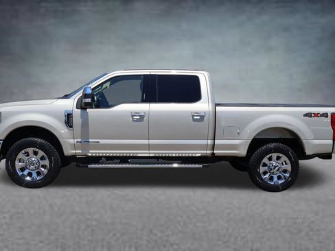 Used 2017 Ford F250 Lariat AWD/4WD image 4