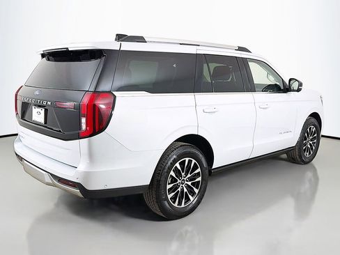 Used 2025 Ford Expedition Platinum AWD/4WD image 14