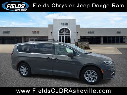 Used 2022 Chrysler Pacifica Touring-L